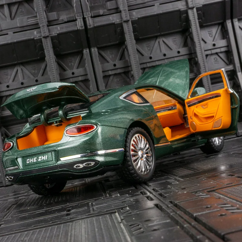 

1:24 модная модель седана из сплава Bentley, двери и капот двигателя, багажник можно открыть в качестве подарка на день рождения друзьям