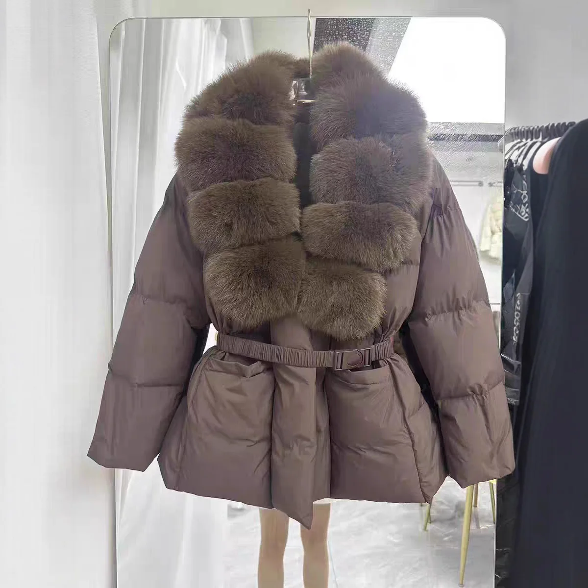 เสื้อแจ็คเก็ตพัฟเฟอร์ขนฟ็อกซ์แท้ ฤดูหนาวใหม่ล่าสุด สำหรับผู้หญิง หนา อุ่น มีเข็มขัด ขนเป็ดขาว 90% กันน้ำ