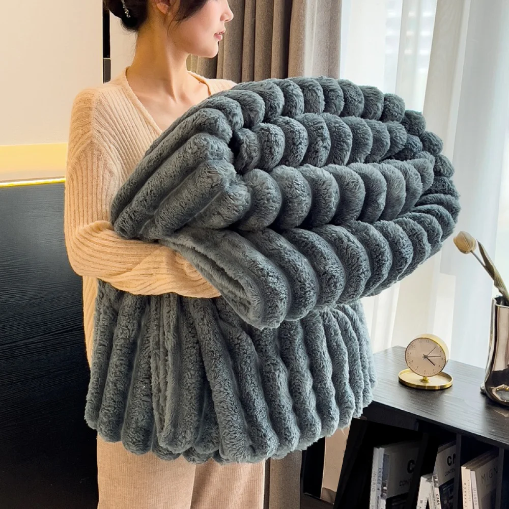 1-teilige Überwurfdecke fürs Bett – 250 g/m2, weiche und warme, flauschige Decke, dekorative gestreifte Decken für das Nickerchen/Schlaf im Winter
