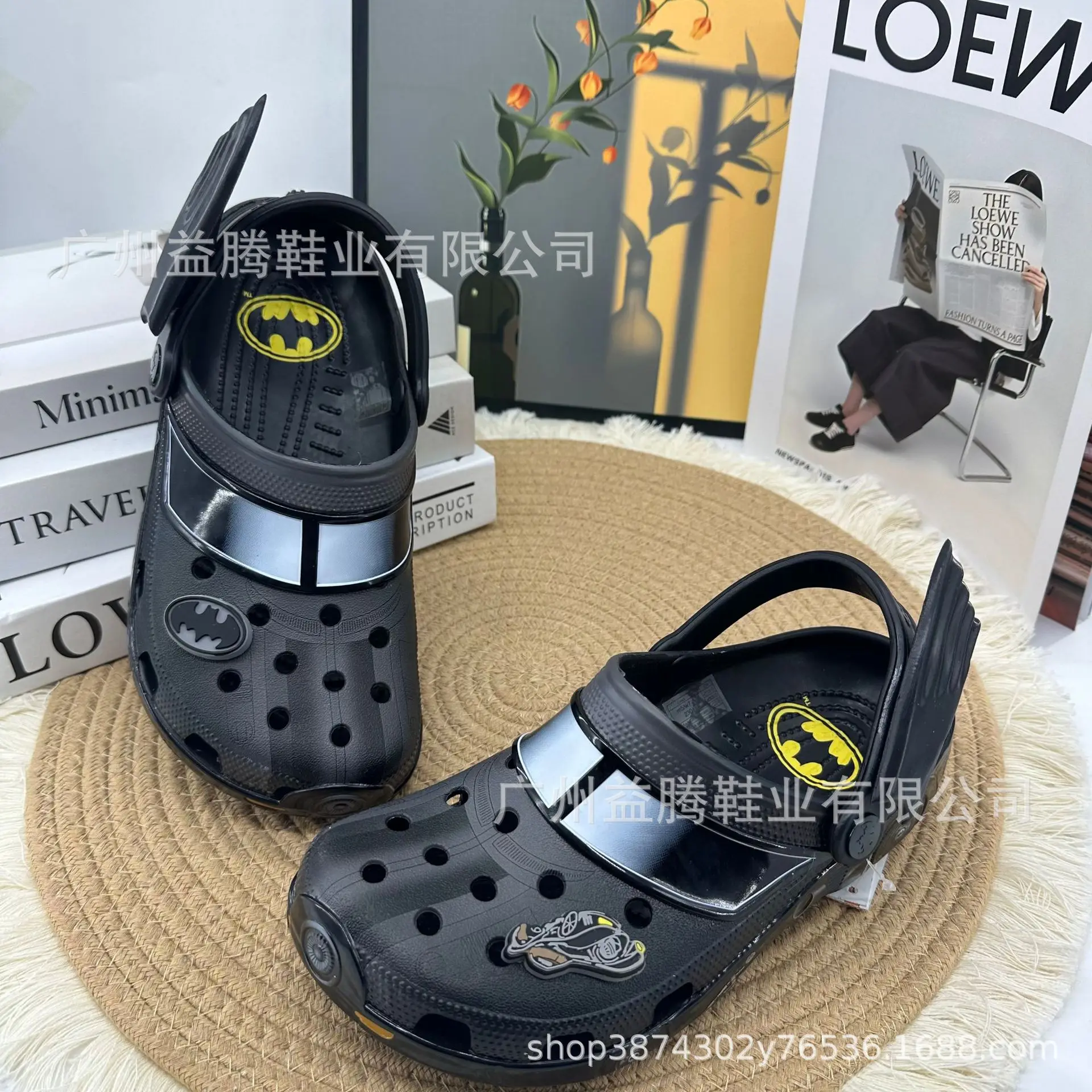Nouvelles pantoufles imperméables imprimées avec motif de figurine, décontractées, à lanières cheville, antidérapantes, parfaites pour la plage, les vacances et le quotidien, cadeaux pour adultes