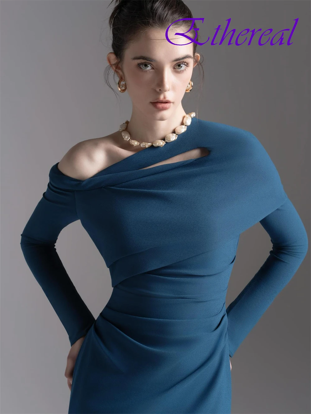 ชุดราตรีคอเรือแบบสั่งตัด ดีไซน์หรูหรา ผ้าเจอร์ซีย์ แขนยาว ชุดออกงานพรอม ชายกระโปรงยาวแบบลากพื้น สำหรับโอกาสพิเศษ