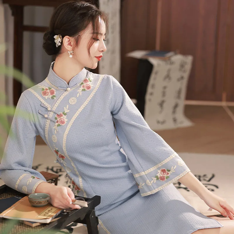 Spring Floral Embroidery Flare Sleeve Knitted Mid-Length Qipao Chinese Women Mandarin Collar Cheongsam Elegant Daily Dress