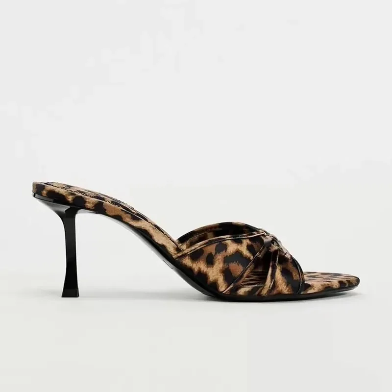 Pantofole con tacco alto leopardato scarpe con fiocco da donna sandali eleganti Sexy 2024 estate nuove diapositive pompe Casual a piedi accoglienti