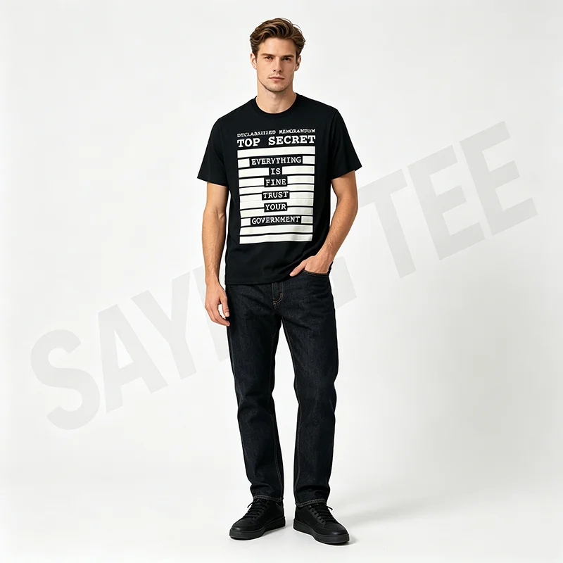 Alles ist in Ordnung, vertrauen Sie Ihrem Regierung, lustiges Herren-T-Shirt „Redacted“ im Y2k-Stil, für alle politischen Skeptiker, Libertarianer, die so sagen: „Y2k Calling All Political Skeptics, Libertarians Saying Tee“ – Detail 6