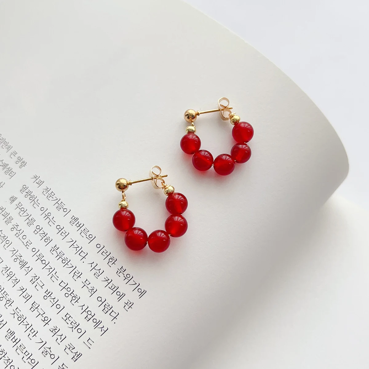 Fashionable and individual natural red agate earrings, ear rings, earrings and women's accessories