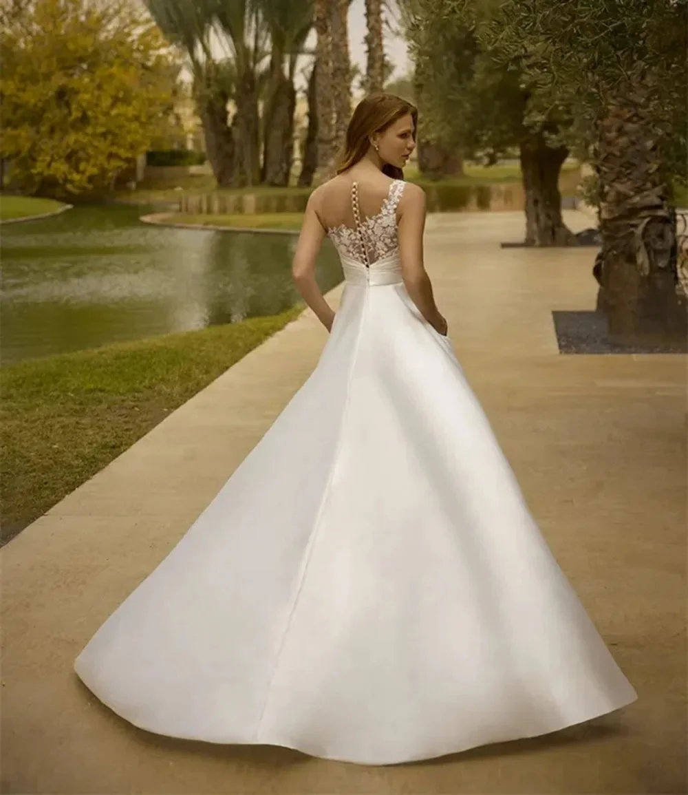 ชุดแต่งงานผ้าซาตินสำหรับผู้หญิง ประดับลูกไม้ ดีไซน์เจ้าหญิง ทรงเอไลน์ ติดกระดุม  สามารถสั่งตัดตามขนาดได้ สวยงามน่าทึ่ง