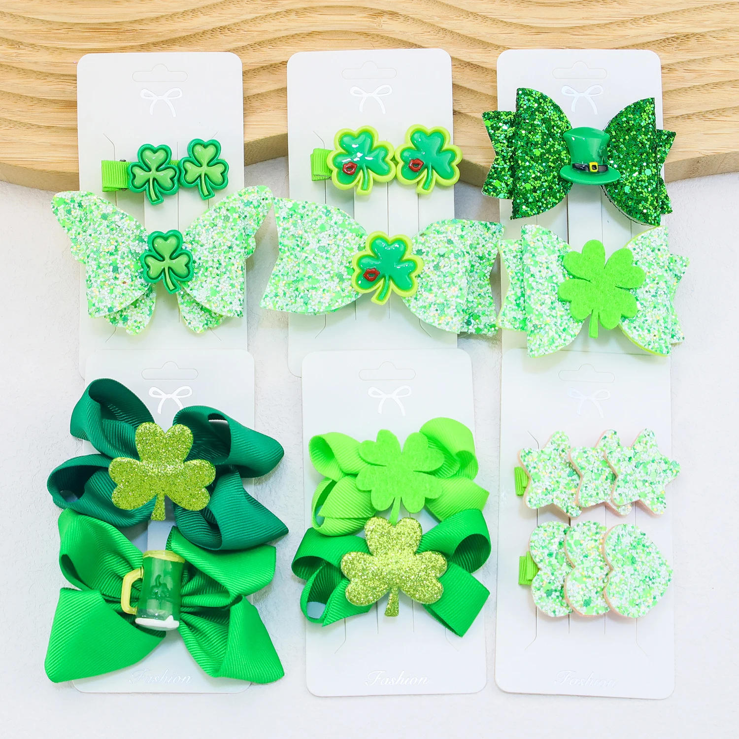 2pcs/set Girls Saint Patrick\'s Day Hair Bows Kids Hair Clips Green Bows Barrettes Clips Glitter Bows Party Hair Accessories