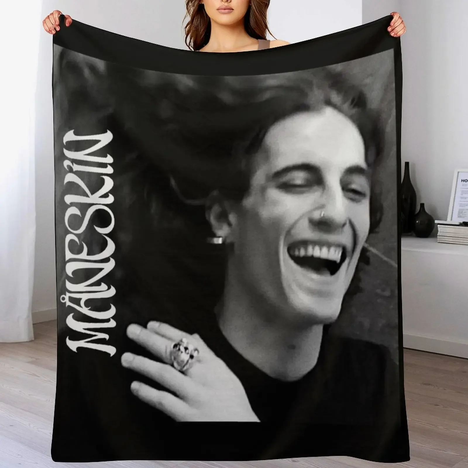 Damiano David Maneskin Throw Blanket Warm Comfortable Blanket for Office Napping