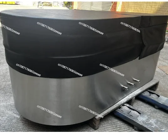 Stainless steel bathtub with lid