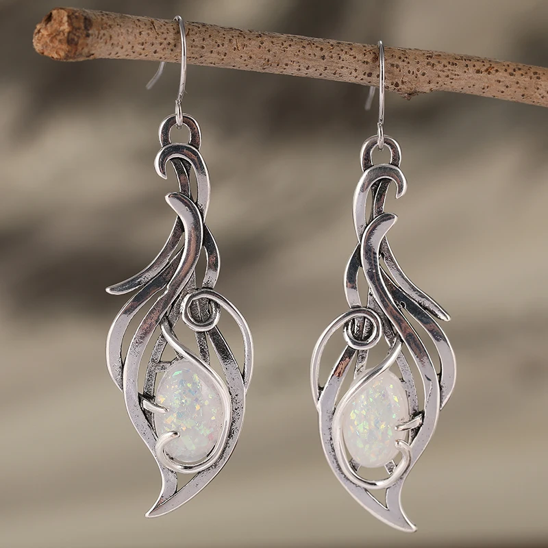 Vintage ovale synthetische Feueropal-Ohrhänger für Damen im Bohemian-Stil, silberfarbene Tropfenohrringe, Trendschmuck