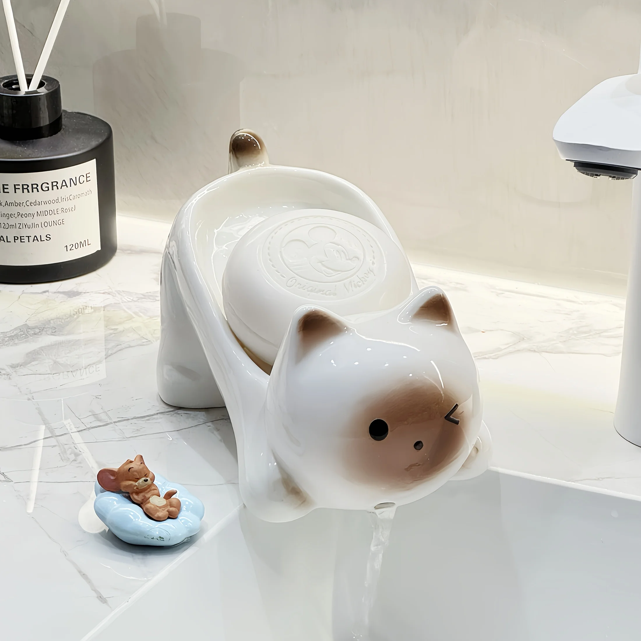 

New Luxury Ceramic Soap Box with Drain Holes Portable Bathroom Storage Home Decor