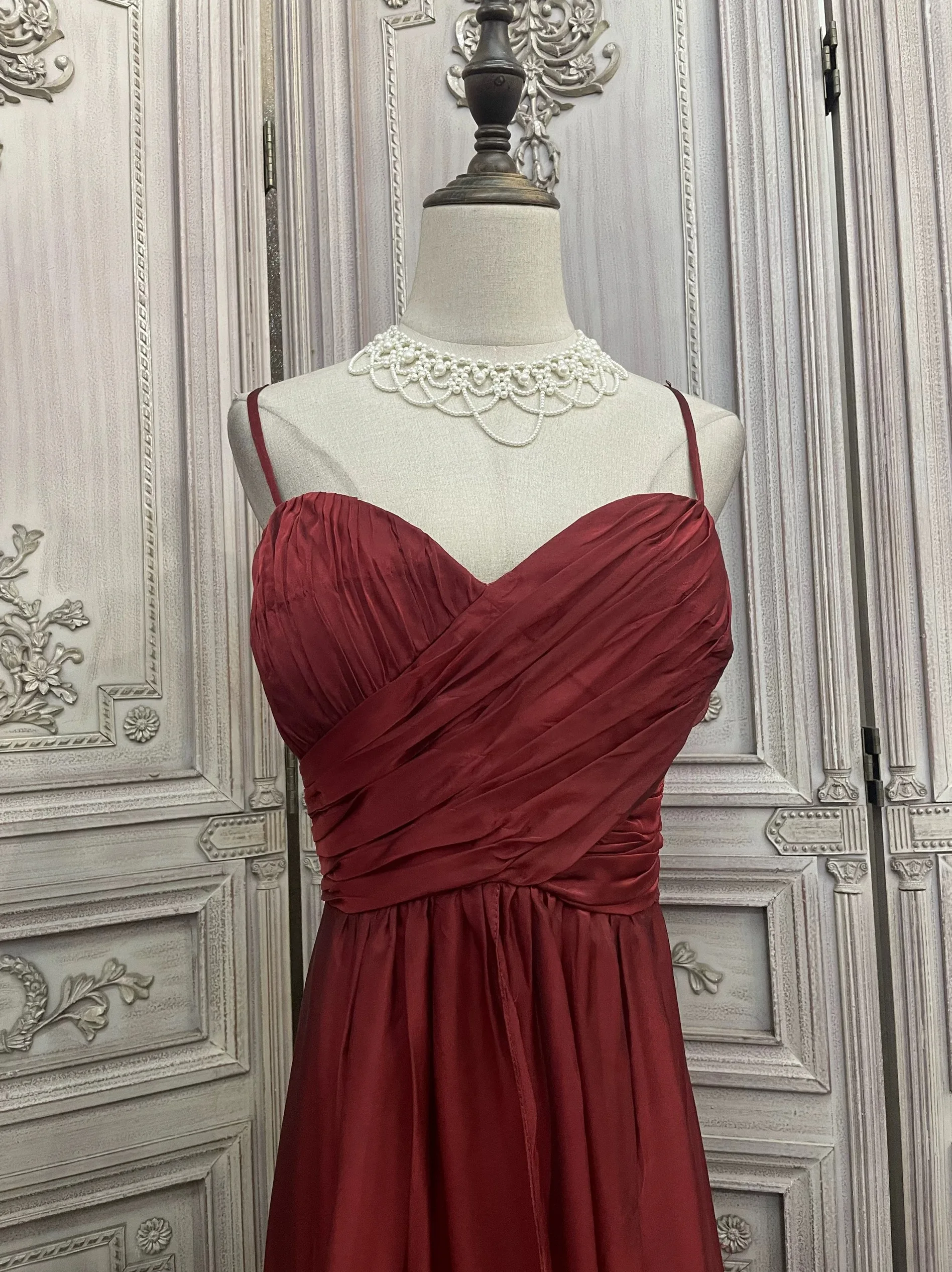 Burgundy Spaghetti Strap Evening Dress Sweetheart Floor Length Pleated Backless Annual Meeting Host Elegant Party Bride Gowns
