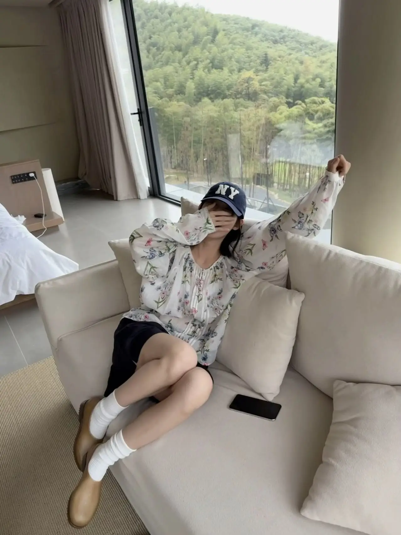 

Lilian Ultra Beautiful Lace Patchwork Linen Shirt Women's Atmosphere Sense Long Sleeve V-Neck Breathable Comfortable Spring S...