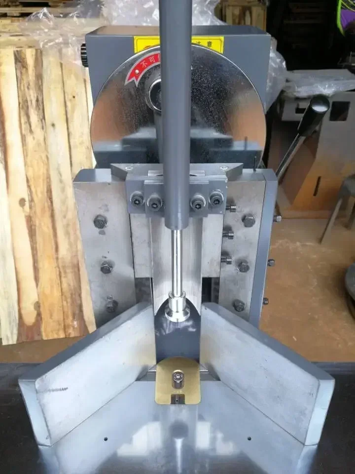 เครื่องเจาะมุมกระดาษแบบข้ามพรมแดน OEM รุ่น Warrior ขนาด 2 มม. รุ่น Deluxe