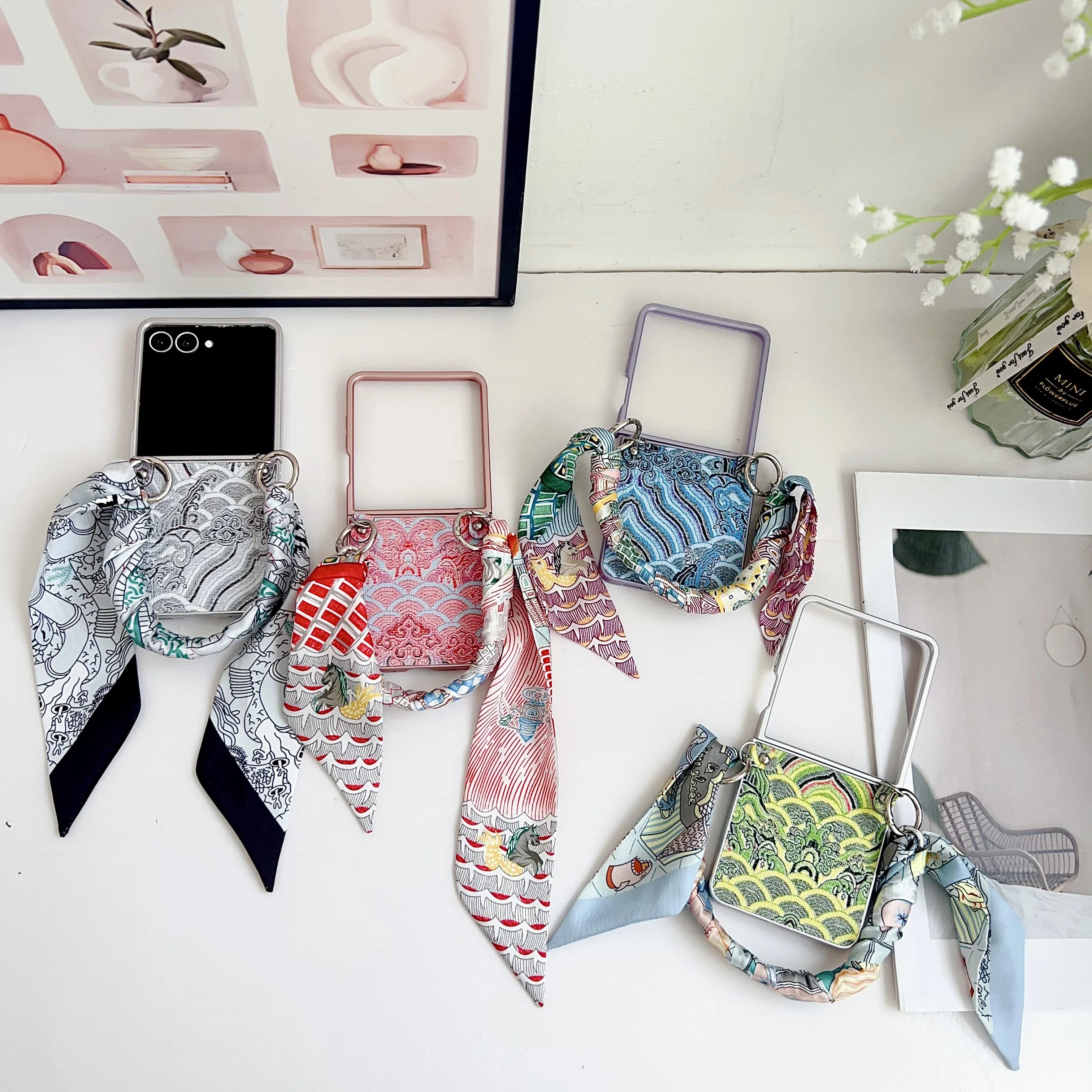 

Back Cover For Samsung Galaxy Z Flip 7 6 5 4 Case Auspicious Clouds Embroidery Silk Scarf Bracelet Chain Hard PC Shockproof Case