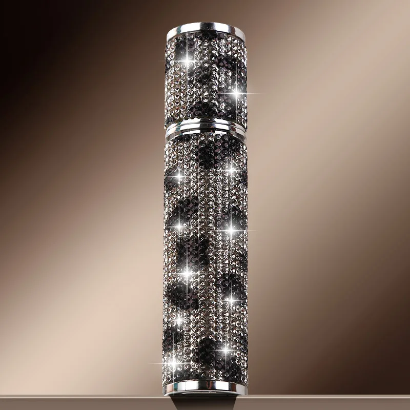 ขวดน้ำหอมแบบพกพาขนาด 10 มล. ประดับเพชร ขวดแก้วสำหรับแบ่งบรรจุ ของขวัญแบบพกพา ขวดสเปรย์แบบถอดได้ เติมได้