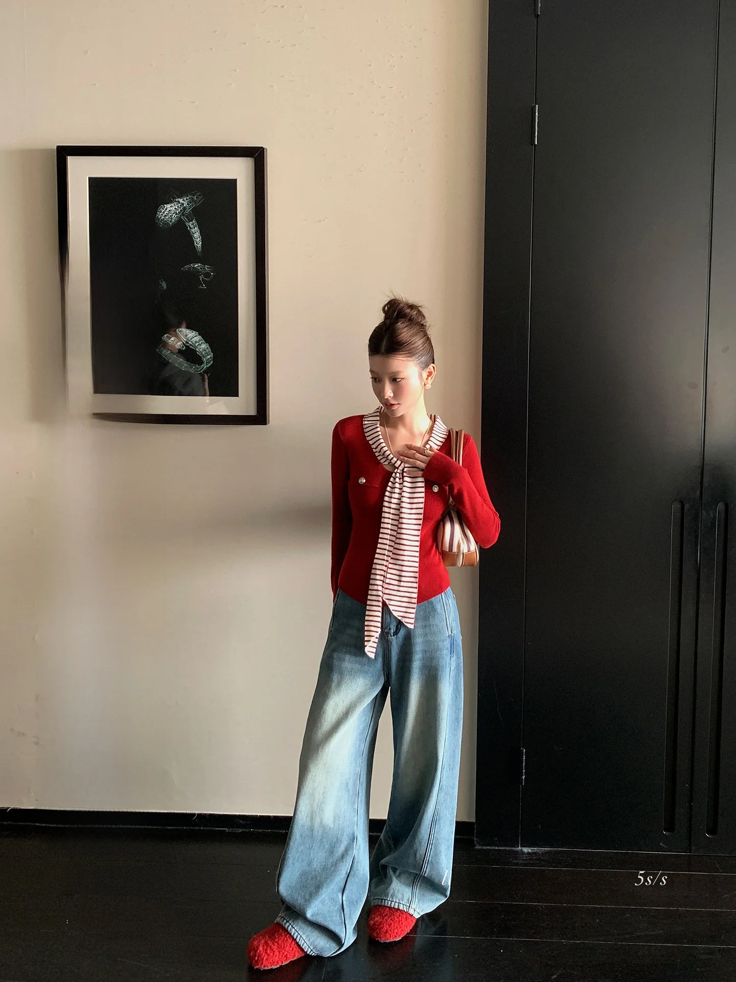 

LIONE Vintage Washed Gradual Blue Wide Leg Jeans Thin Fleece Ladies Autumn Winter Natural Waist Retro Style Denim Pants