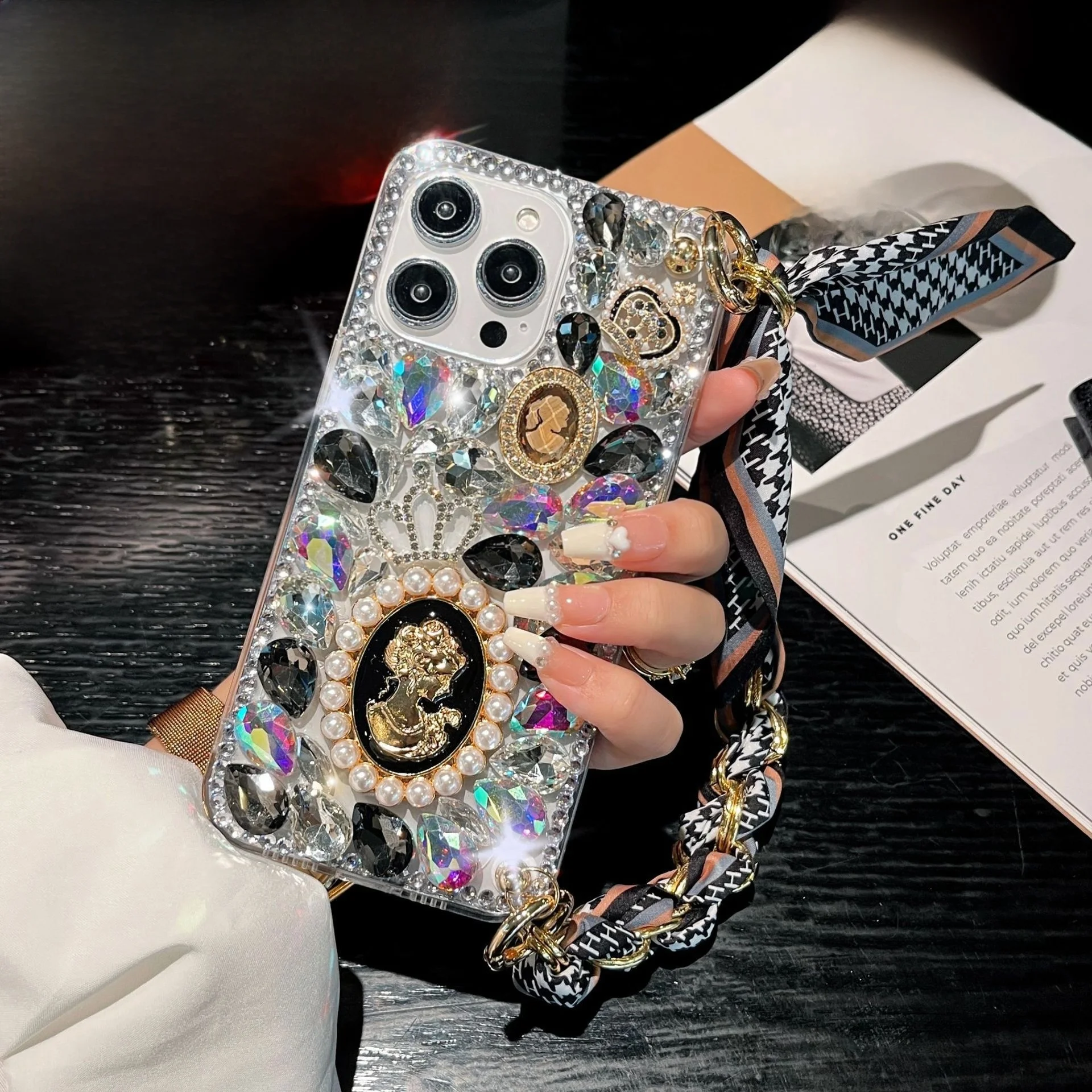 Custodia per telefono di lusso con sciarpa con cordino Diamond Bling per XiaoMi RedMi Note 14 Pro Plus 14S 13 12 Turbo 4G 5G Custodie Cover
