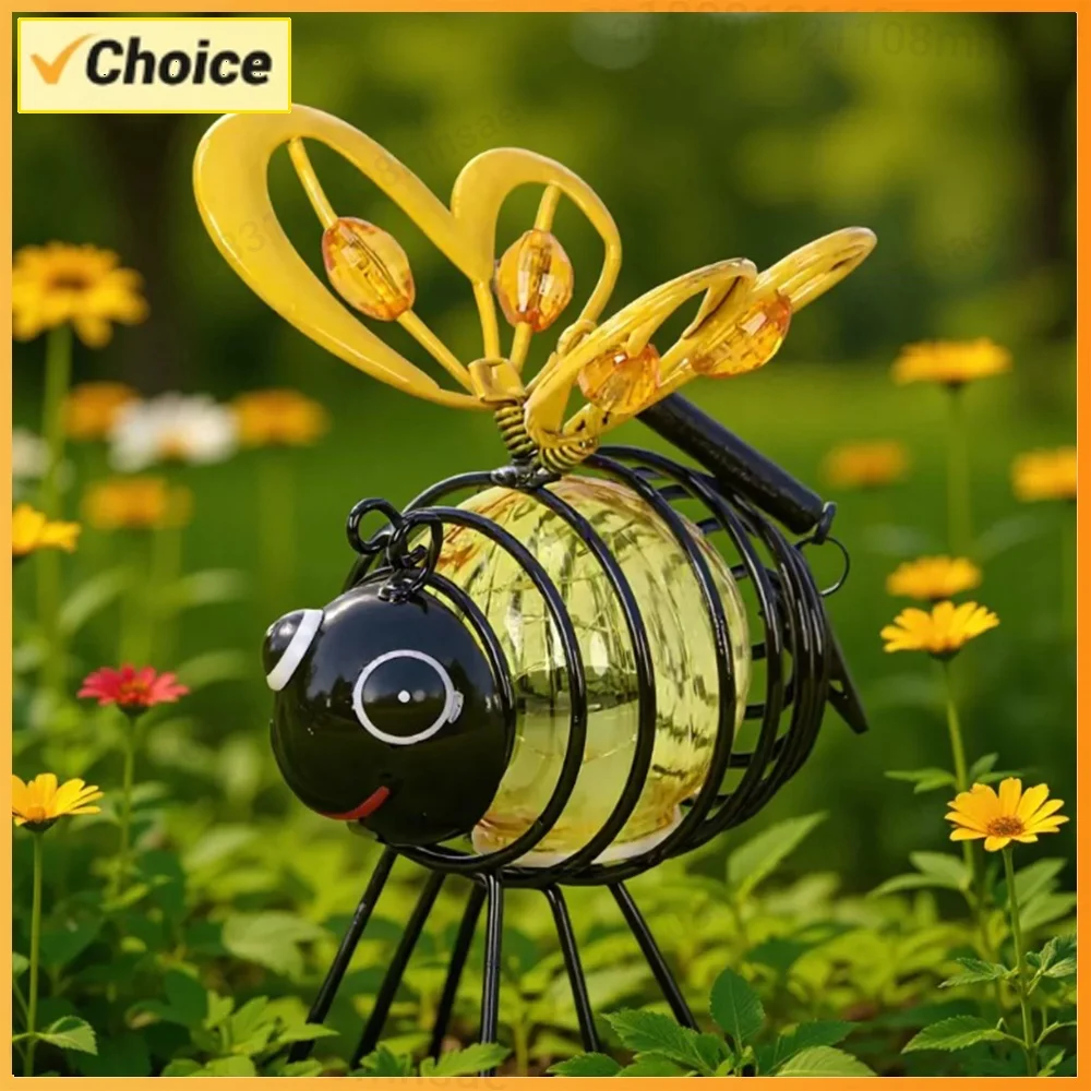 Metal Solar-Powered Hanging Bee Light Whimsical Charm Painted Iron Art Crafts Light Automatic Illumination for Housewarming Gift