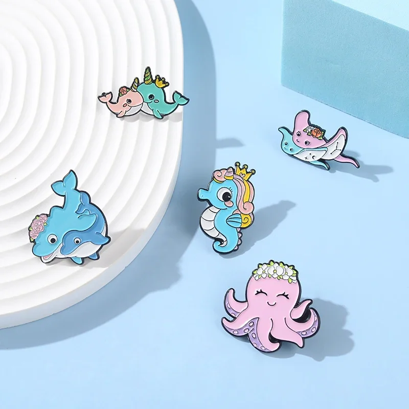 4-5 قطعة/المجموعة الحيوان المينا دبوس النحل زهرة اللوتس فراشة الضفدع الفاكهة البحر بطة النمر الحيوان بروش قميص شارة معدنية هدية بالجملة