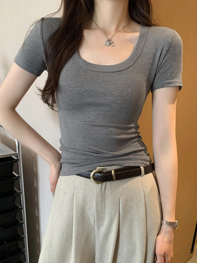 Abbigliamento donna T-shirt slim a maniche corte Top slim fit T-shirt tubino lavorata a maglia con scollo a U femminile Street Wear Sex Sporty 2025 Y2K