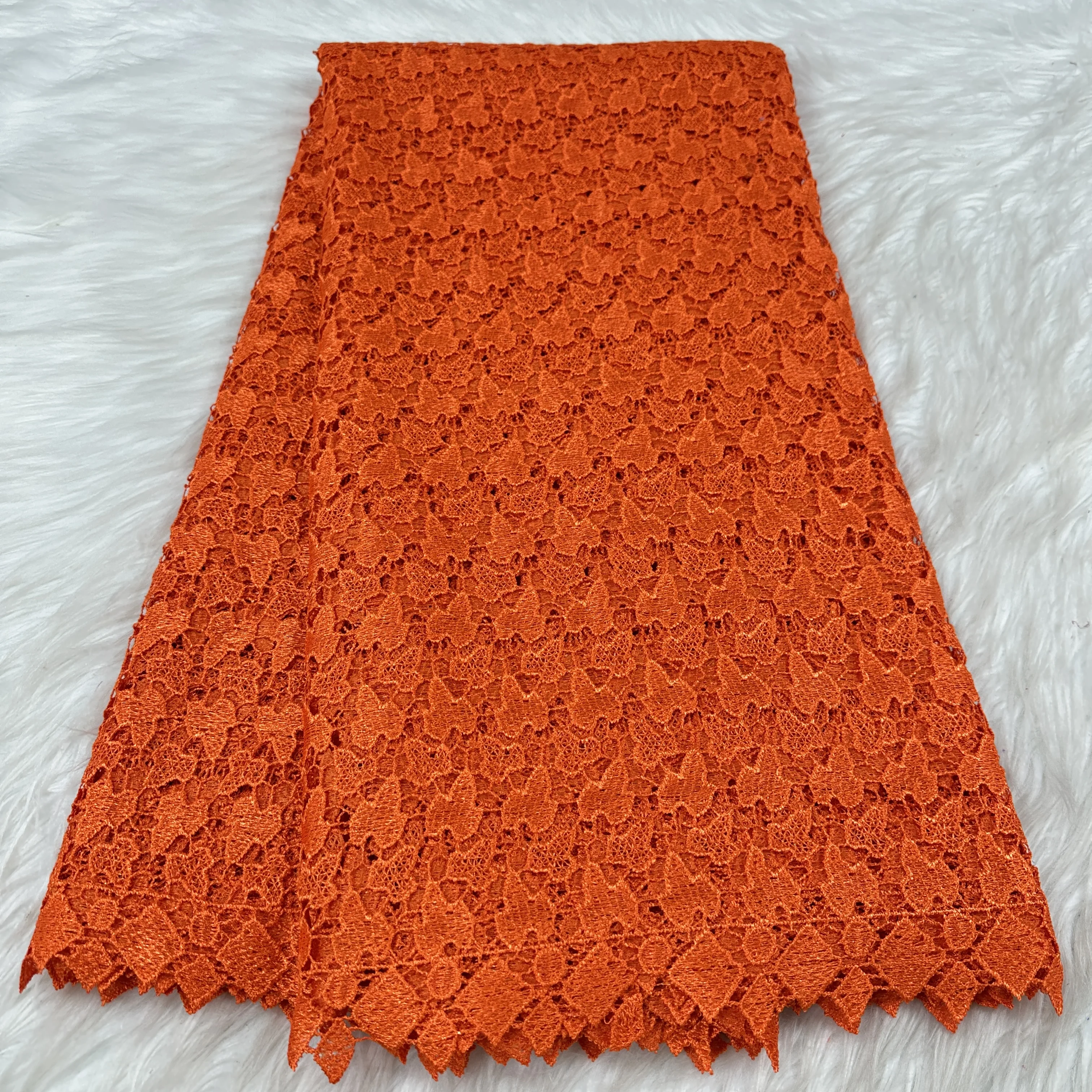 

Новый дизайн, водорастворимая ткань, кружевная африканская гипюровая кружевная ткань, 2025 г., высококачественная элегантная кружевная ткань для женского платья