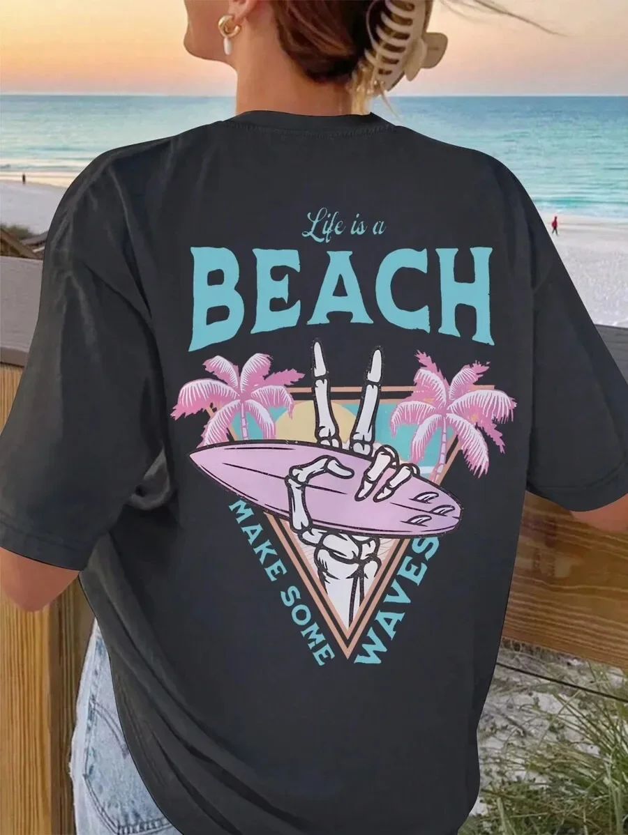 

Темно-серая футболка больших размеров: модный и пляжный дизайн, графика черепа и серфинга