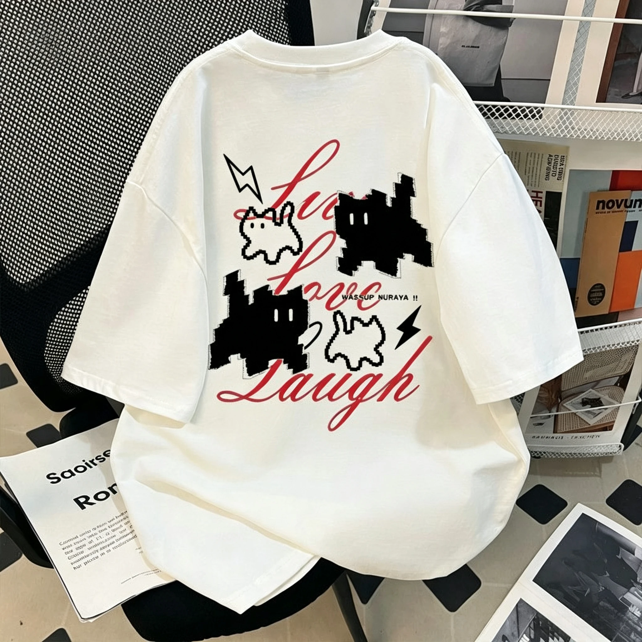 Y2K Street Back Tee Four Pixel Cats Live Love Laugh Red Letter Lightning Graphic Ins Trendy Unisex Cotton Oversized Daily Tshirt