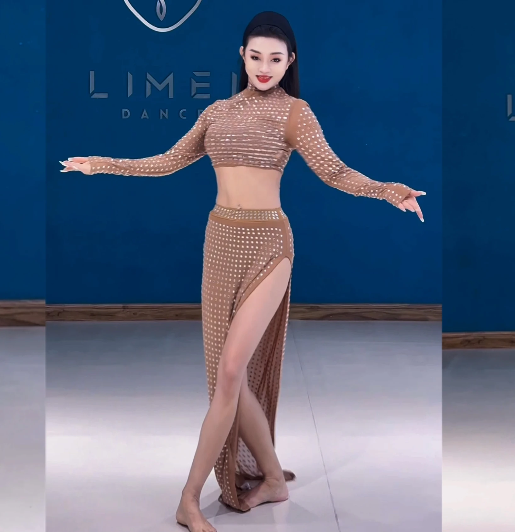 New Belly Dancing Costumes for Women's Diamond Long Sleeve Top+Sexy Split Long Skirt 2pcs Oriental Dance Performance Set