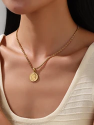 Vintage 316L Stainless Steel Carved Queen Coin Pendant Necklace For Women Men Round Portrait Coin Rope Chain Necklaces Jewelry
