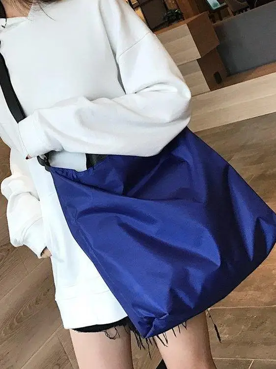 Waterproof Nylon Leisure Crossbody Commuter Tutoring Single Shoulder Computer Bag for Men And Women Fitness Bag with Multi-Fu...
