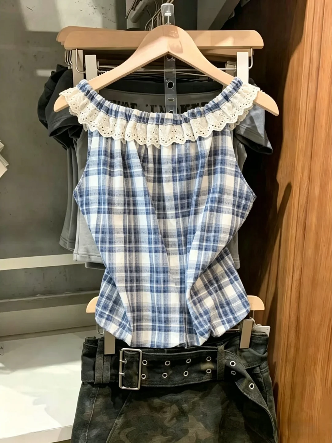 

French Style Loose Fit Lace Trimmed Plaid Sleeveless Doll Shirt Women's Summer Top Breathable Polyester Casual Fashion