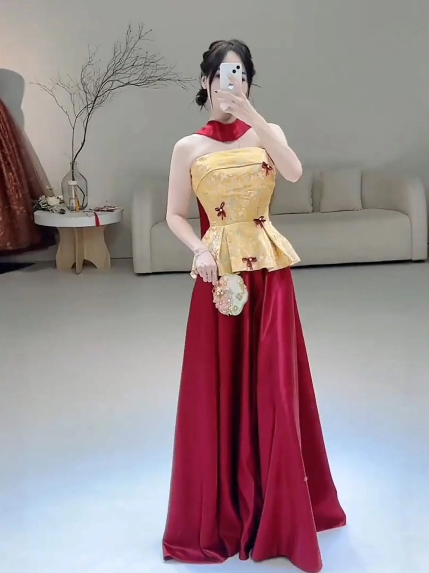 

Red Satin Wedding Dr New Chinese Sle Engagement Ceremony Dr Long A-Line Skirt Pearl Embellied Mid-Waist