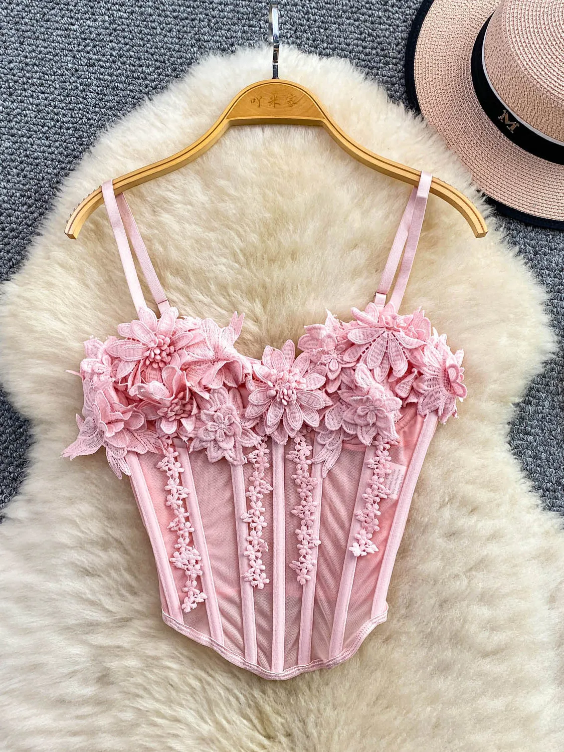 

Sexy ort Sve Vest Women's Summer Faion Slim Fit Floral Embroidery Heavy Industry Strap Waist Cinched Fibone Top