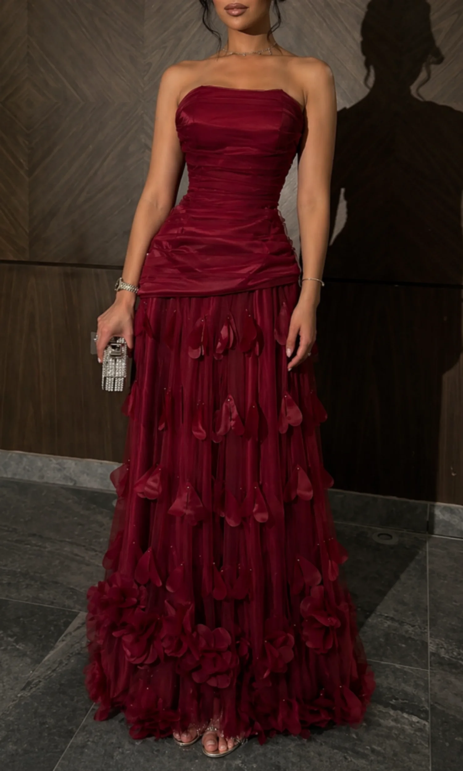 Customized Elegant Burgundy Strapless Wedding Dresses Corset Pleated Evening Dresses Chiffon Prom Dresses Formal Party Gowns