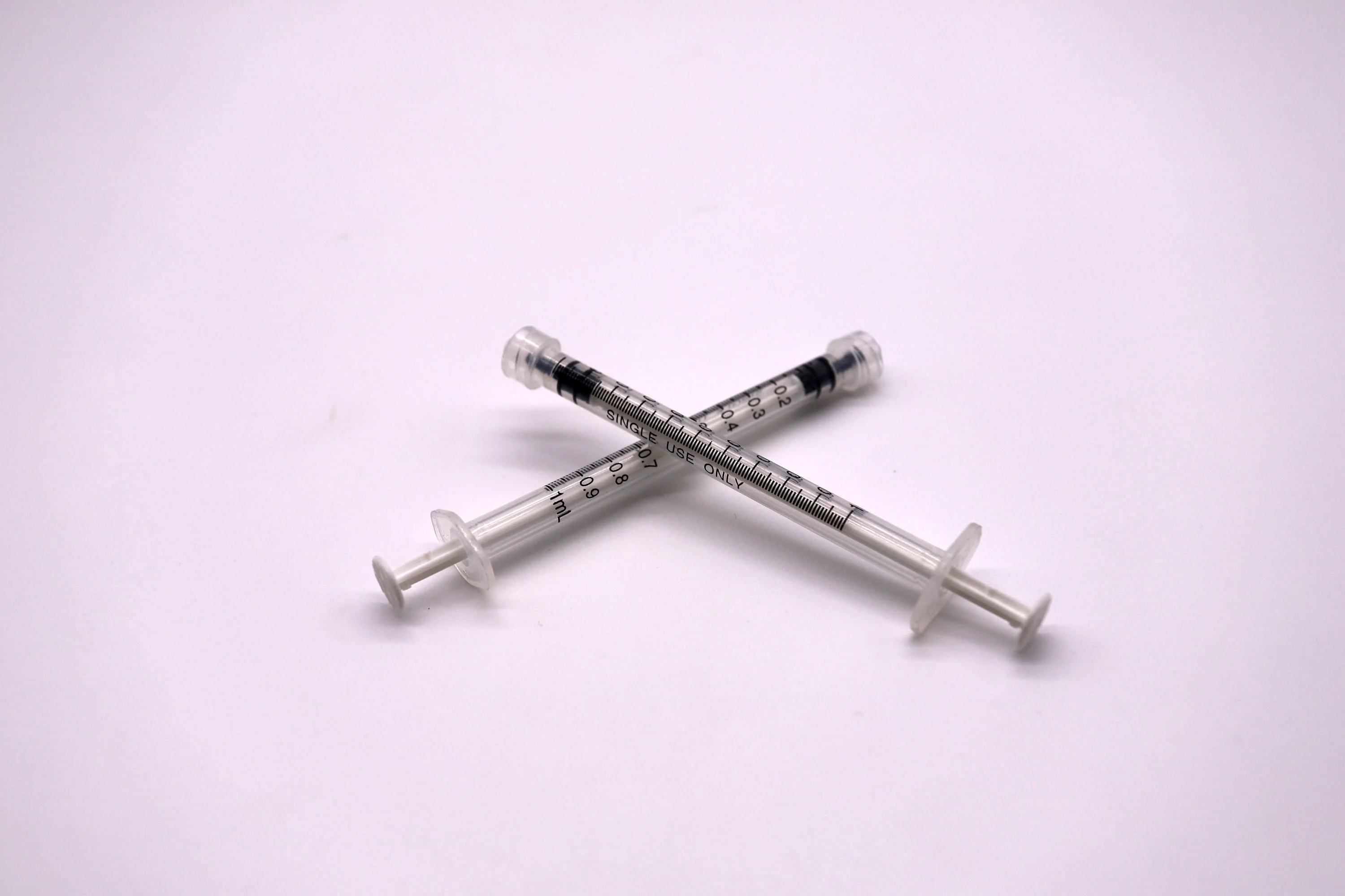 34G 1,5 mm 32G 4 mm 30G 4 mm 1 ml Luer-Lock-Spritzen Schmerzlose kleine Nadel Scharfe Augenlid-Tattoo-Nadeln