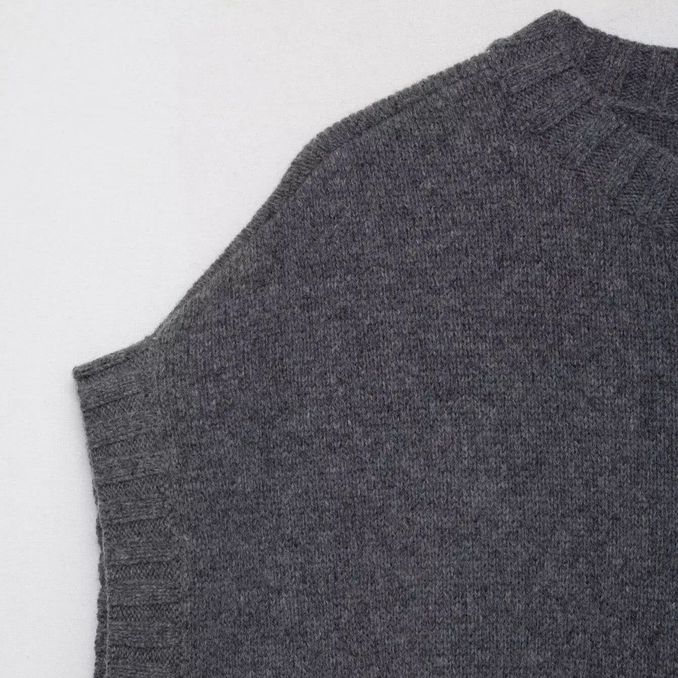 Simple Gray Sweater Vest Women Autumn Winter Round Neck Loose Irregular Knitted Pullover Casual Fashion Sleeveless Tops