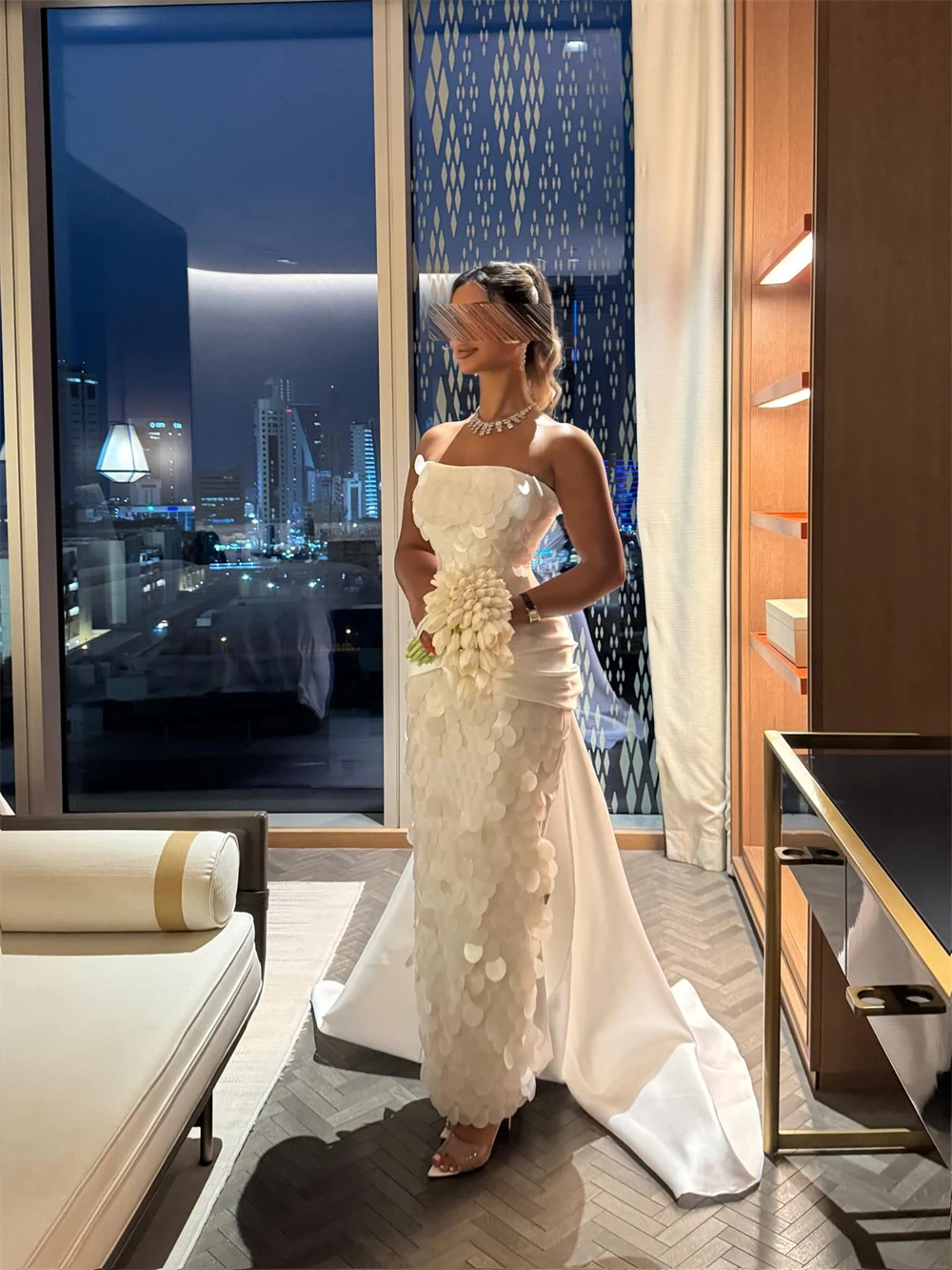 

Customized Delicate White Satin Evening Dresses Exquisite Strapless Sleeveless Homecoming Dress Court Train Celebrity Gowns