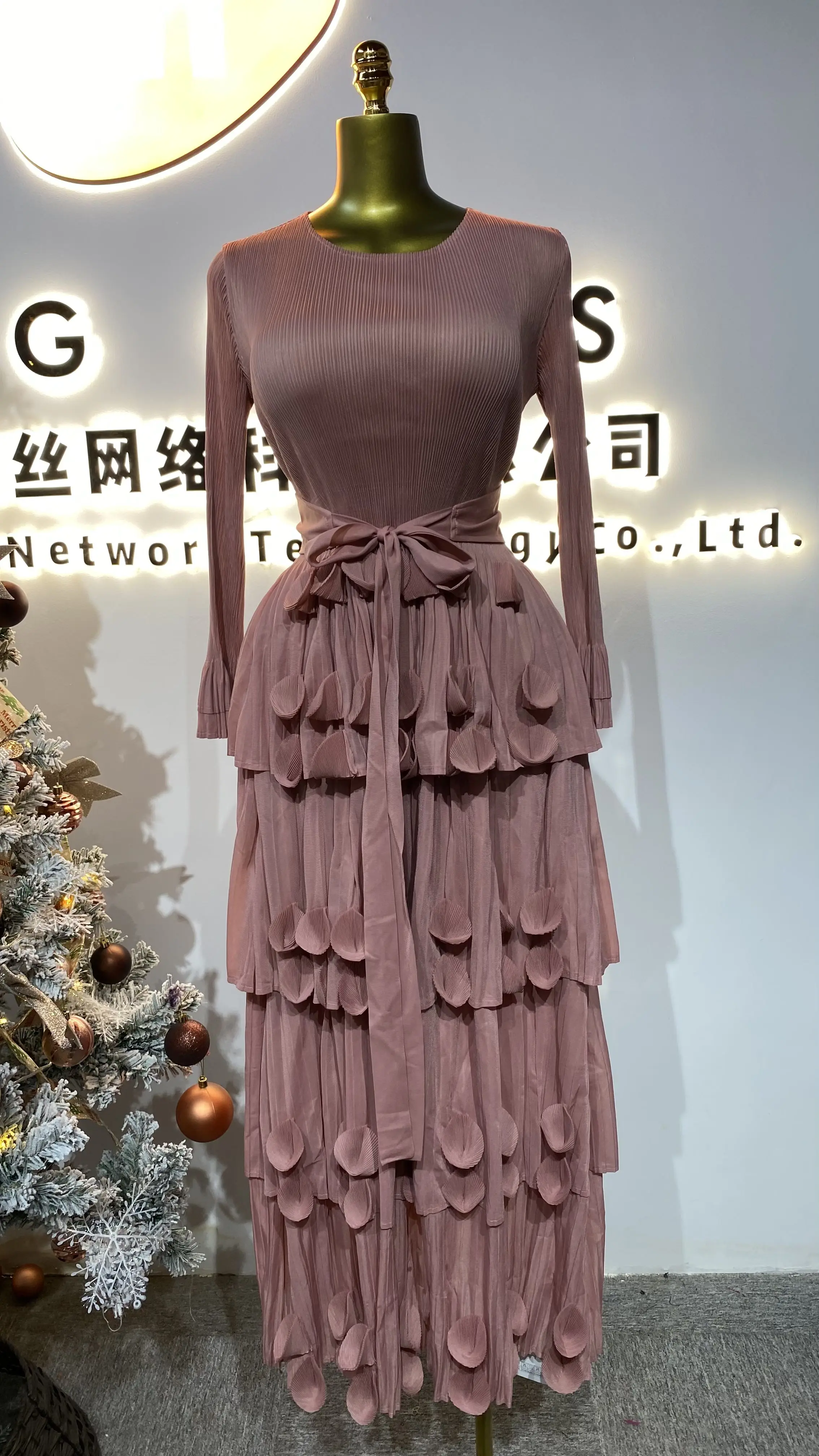 

2025 new pleated skirt pink one size breathable anti-static leisure medium and long lady shell flower dress-GZMM142