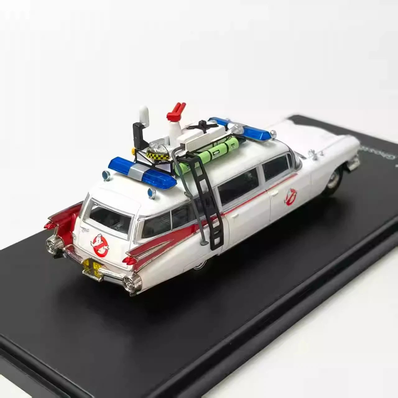 1:64 ECTO-1 Ghostbusters Miller-Meteor Legierungsauto, Druckguss und Spielzeugfahrzeuge, Automodell, Miniaturmodellauto für Kinder