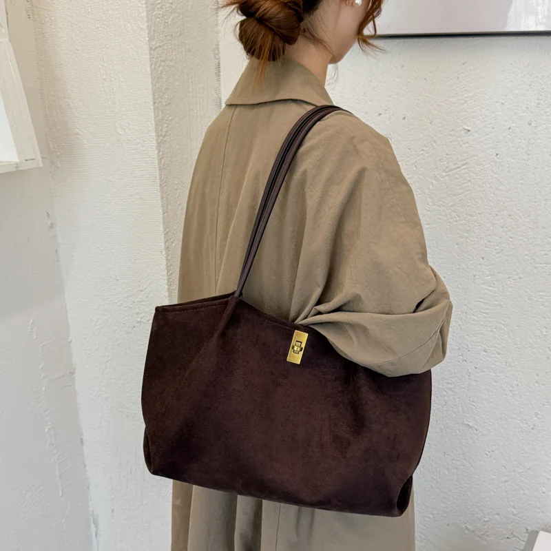 2026 Autumn Winter Ladies Handbags Retro Black Brown Large Capacity Shoulder Bags For Women Personalized Commuting Tote HandBag