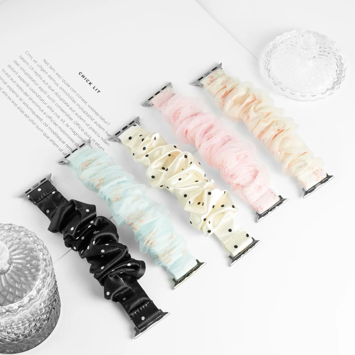 Stilvoller Garn-Scrunchie-Armband-Satz für Apple Watch Series, Damen Polka Dot Garn-Stil Süßer Großer Scrunchie iWatch-Armband