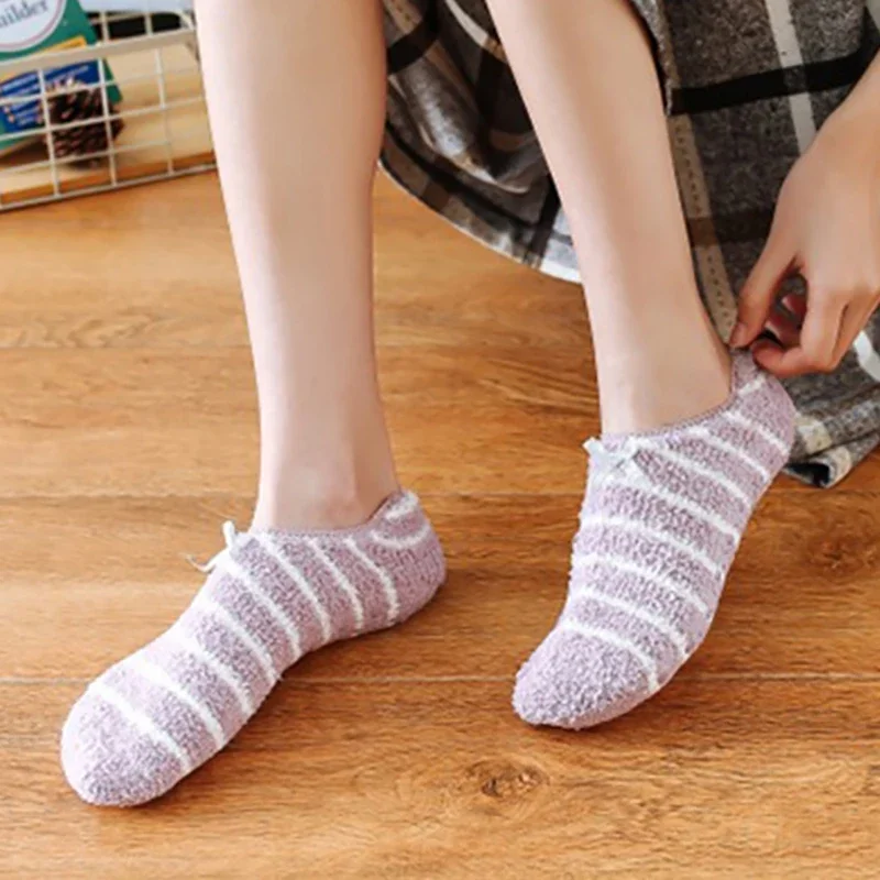 Chaussons en peluche à rayures avec nœud pour femmes, chaussures de maison mignonnes, chaussettes chaudes pour le sommeil, chaussettes de sol non