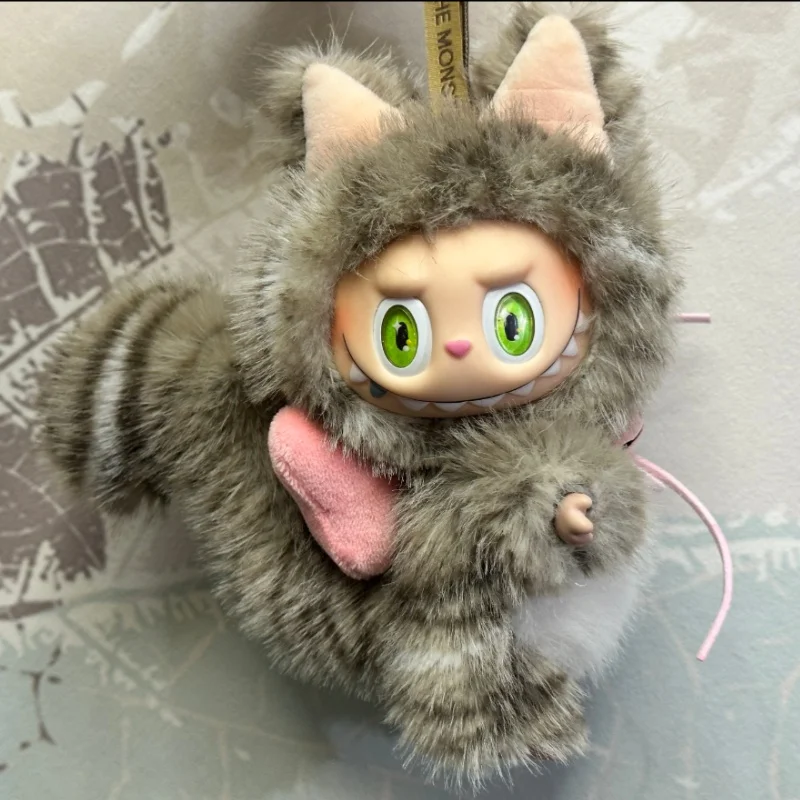 

Zimomo Tabby Cat с розовым колоколом Labubu, сменная кукла, аниме-фигурка, виниловые подвески, сумка, аксессуар, детские игрушки на день рождения, подарки, слепая коробка
