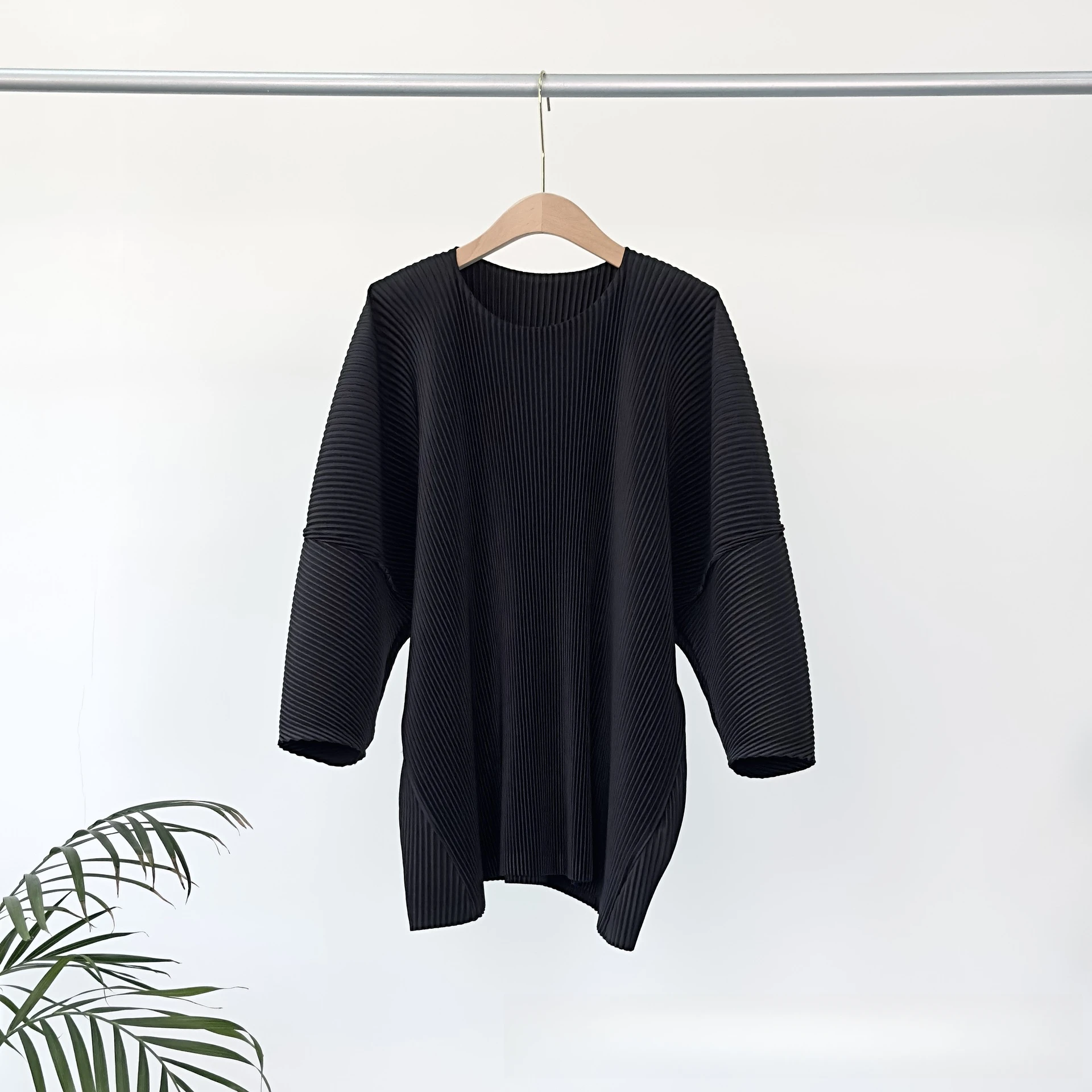 Miyake Pleated Tide Sweater 2025 Spring and Fall Japanese Men and Women with The Same Casual Loose T-shirt Pleated Tops