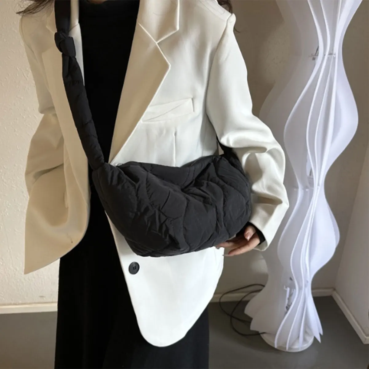 

Fashion women's bag solid color single shoulder crossbody bag down bag large capacity embroidery dumpling bag a package