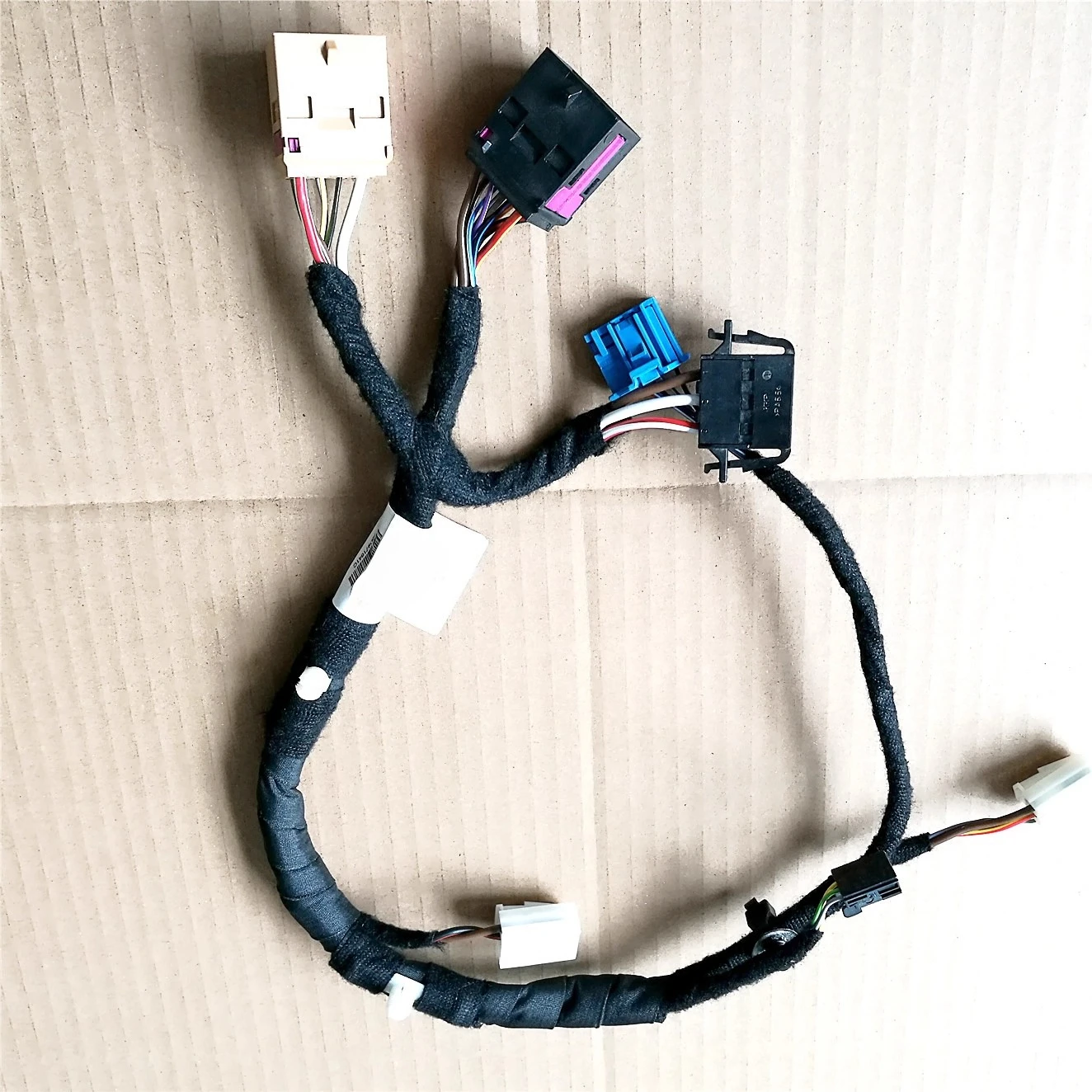 

For Volkswagen Passat Center Console Harness Plug Cigarette Lighter Wiring