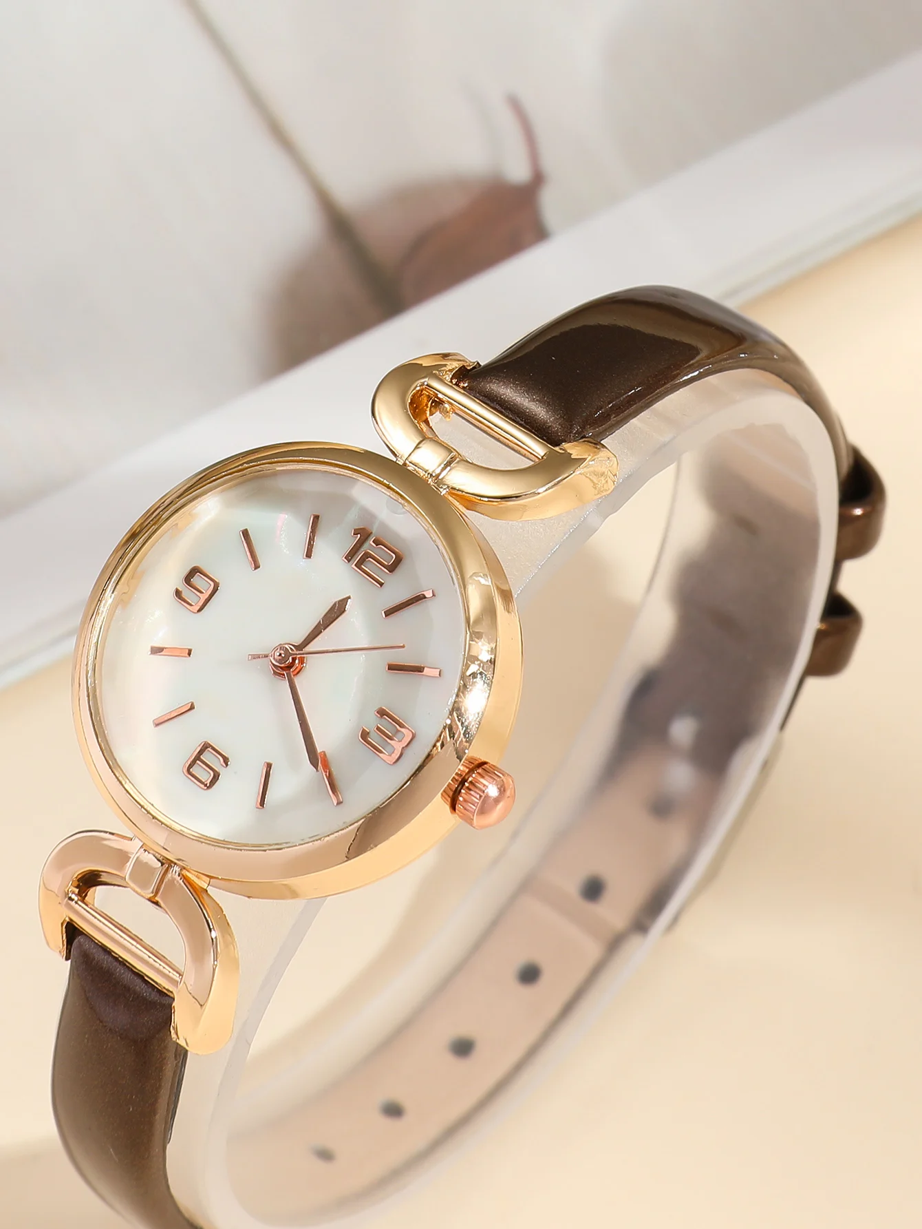 A Small Temperament Fresh Classic Fashion Simple Women\'s Quartz Watch, Used In Daily Life