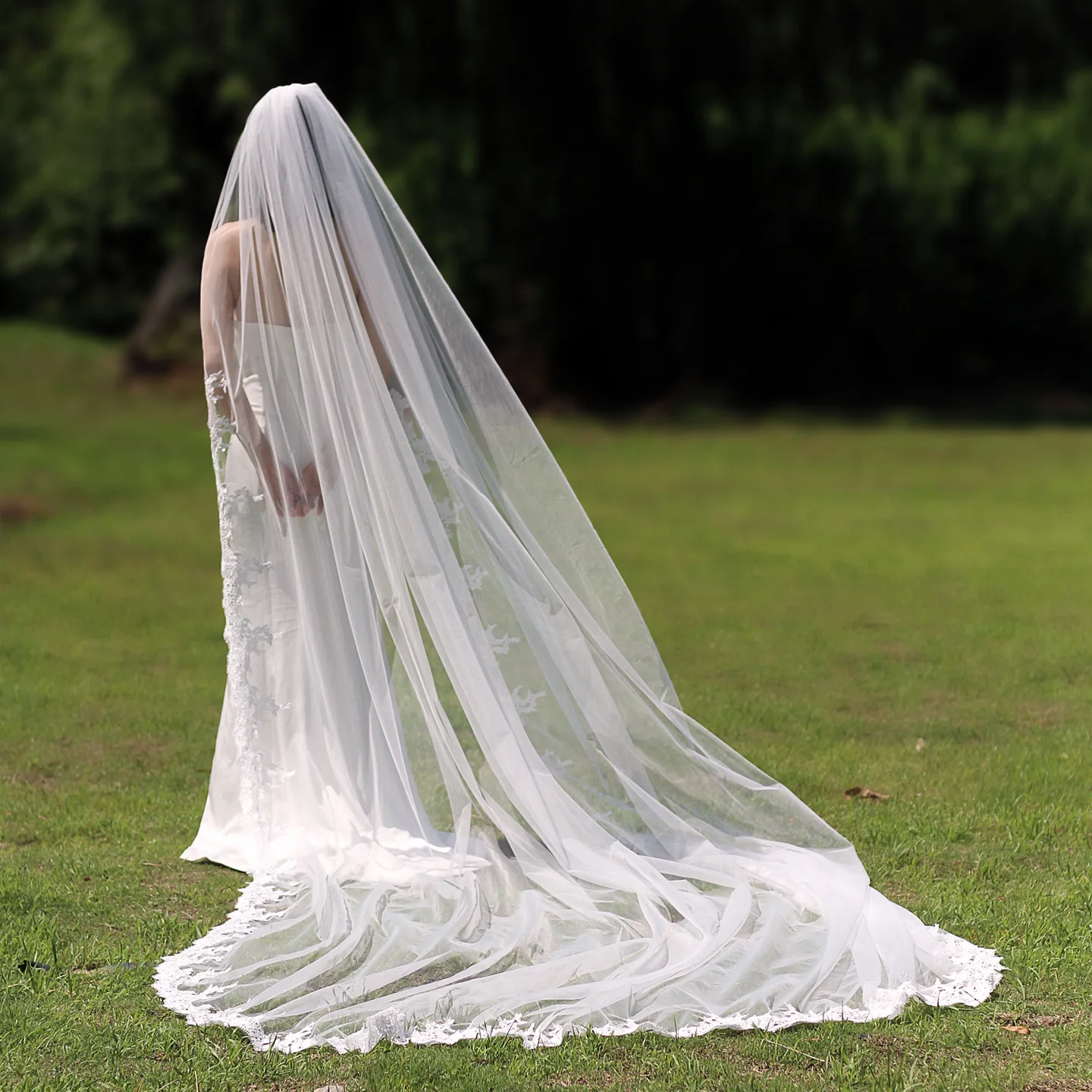

2025 Wedding Veil Chthedral Train Long Bridal Veils 3.5m Soft Tulle with Applique Edge
