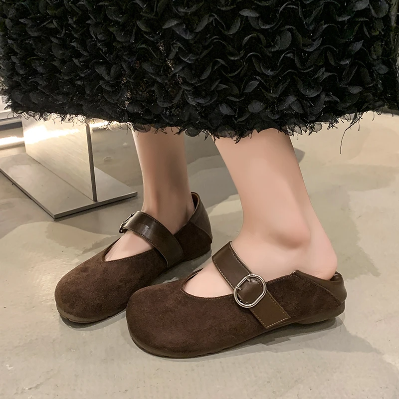 أحذية نسائية للربيع والخريف موضة جديدة غير رسمية بكعب منخفض 2025 تصميم بإبزيم للمشي أحذية مريحة Жensku Оbuvire